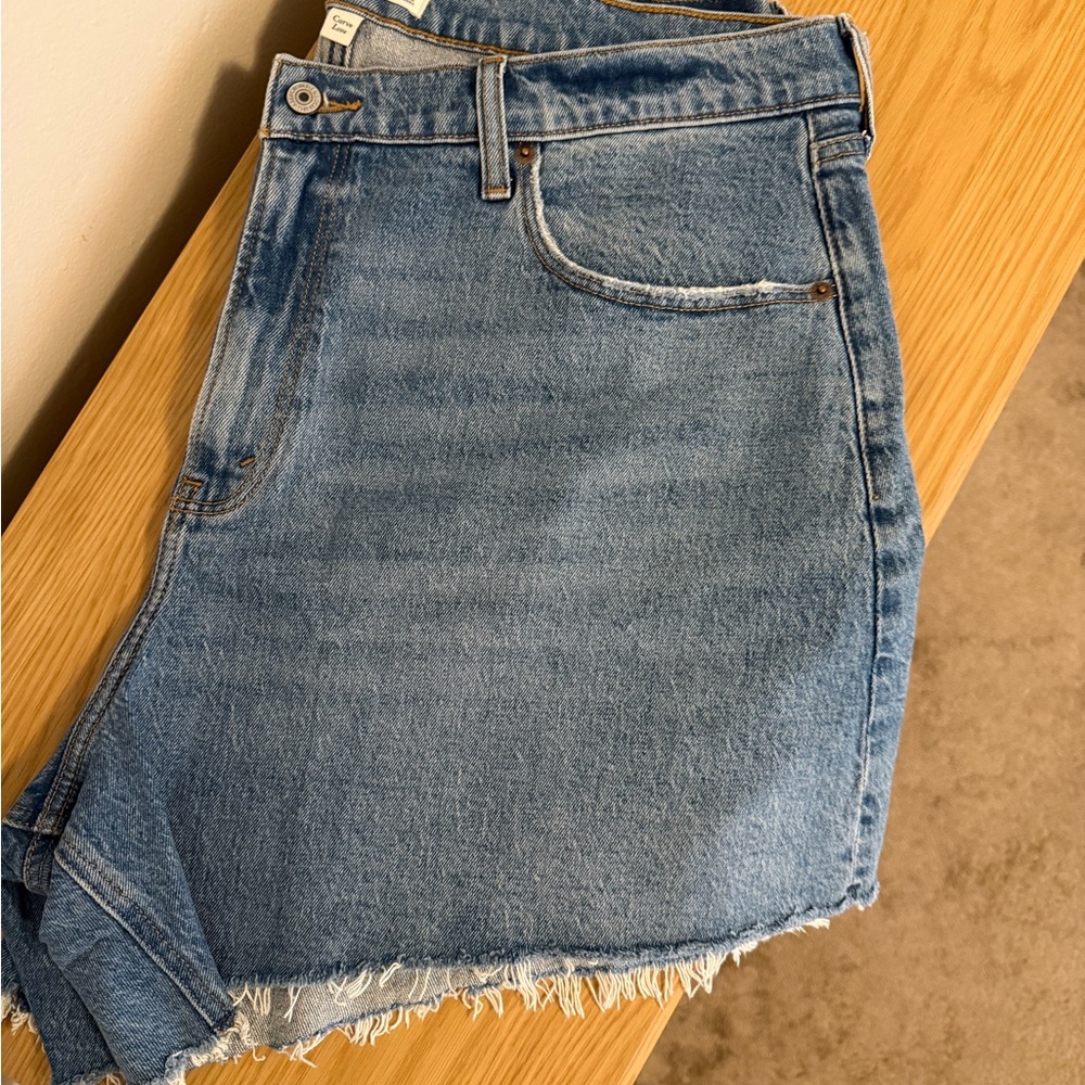 Abercrombie & Fitch high waisted dad shorts